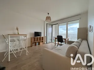 Apartment in Bordeaux (33800)
