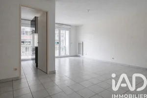 Apartment in Bordeaux (33800)