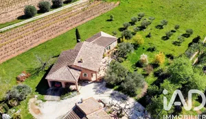 Traditional house in Saint-Cyr-sur-Mer (83270)