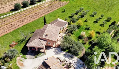 Traditional house in Saint-Cyr-sur-Mer (83270)