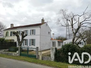 Maison traditionnelle à Les Gonds (17100)
