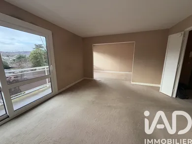 Apartment in Palaiseau (91120)