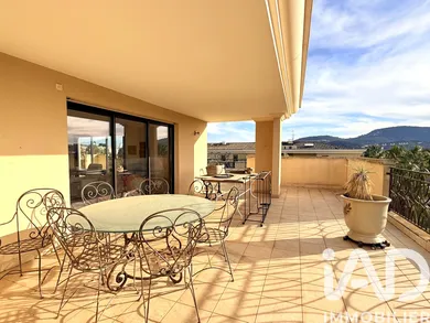 Apartment in Hyères (83400)