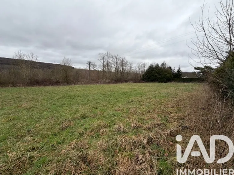 Terrain à Château-Thierry (02400) · 490 000 €