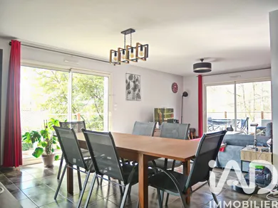 Maison à Camblanes-et-Meynac (33360)