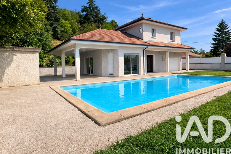 Maison 5 pièces 126 m² · à Saint-Clair-de-la-Tour · 126 m² · 380 000 €