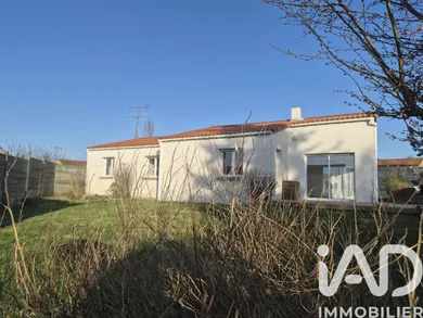 Maison traditionnelle à Nesmy (85310)