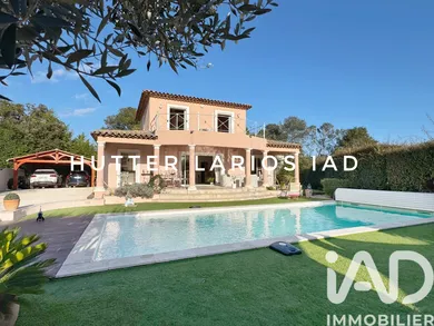 Maison traditionnelle à La Crau (83260)