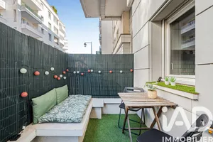Apartment in Courbevoie (92400)