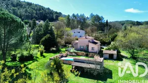 Maison à Saint-Zacharie (83640)