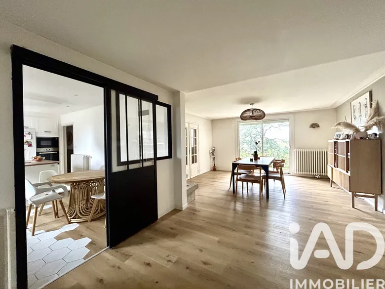 Maison 8 pièces 228 m² · à Mauges-sur-Loire · 228 m² · 361 000 €