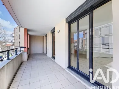Apartment in Sathonay-Camp (69580)