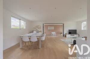 Maison traditionnelle à Carnetin (77400)