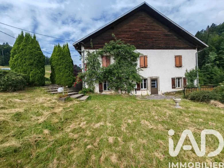 Immeuble 5 pièces 223 m² · à Villers-le-Lac · 223 m² · 476 000 €