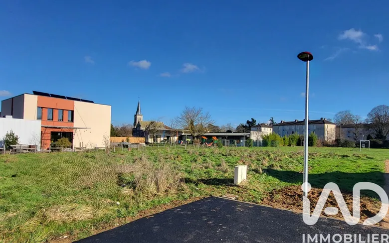 Terrain à Lux (71100) · 69 760 €