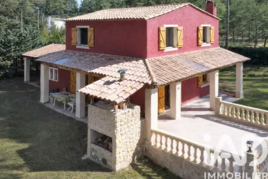 Maison à La Bastide (83840)