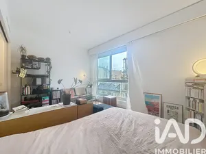 Apartment in Paris (75010)