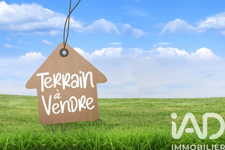 Terrain à bâtir à Longuenée-en-Anjou (49770) · 67 800 €