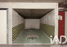 Parking à Paris (75019)
