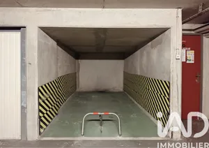 Parking à Paris (75019)