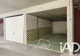 Parking à Paris (75019)