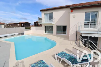 Demeure à Saint-Beauzire (63360)