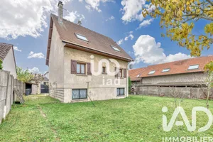 Maison à Le Plessis-Trévise (94420)