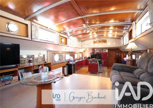 Péniche à Saint-Mammès (77670)