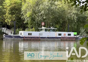Barge in Conflans-Sainte-Honorine (78700)