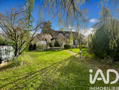 Maison traditionnelle à Montfermeil (93370)