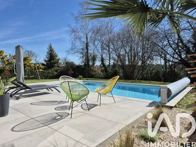 Maison d'architecte à Sauvagnon (64230)