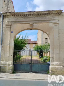 Townhouse in Loudun (86200)
