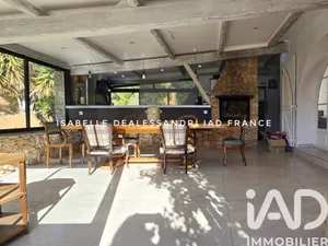 Apartment in Bandol (83150)