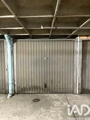 Parking à Paris (75015)