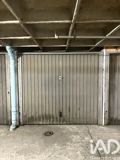 Parking à Paris (75015)