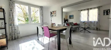 Apartment in Orange (84100)
