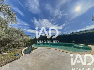 Maison d'architecte à Poussan (34560)