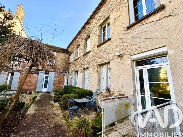Immeuble 3 pièces 350 m² · à Sens · 350 m² · 450 000 €