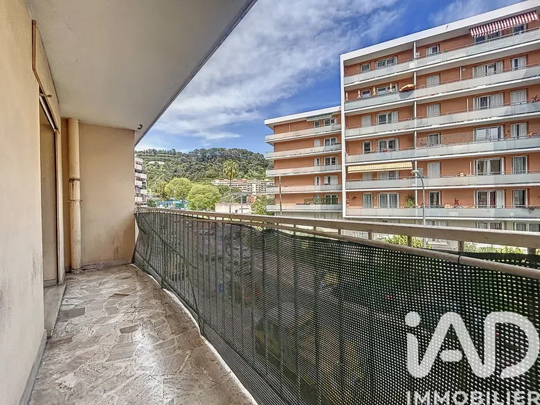 Appartement 4 pièces 83 m² · à Nice · 83 m² · 160 000 €