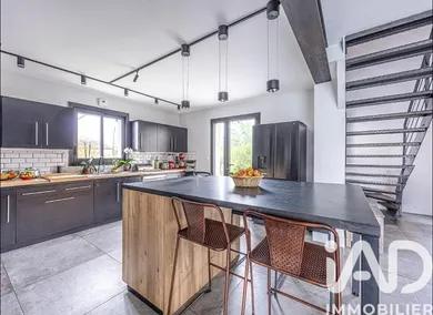 Mansion in Nieul-sur-Mer (17137)