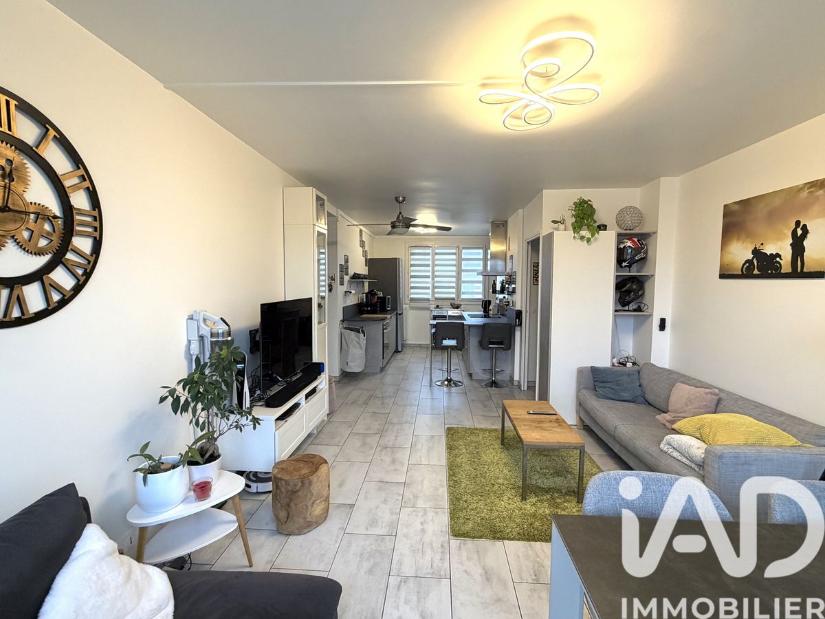 appartement à Égly