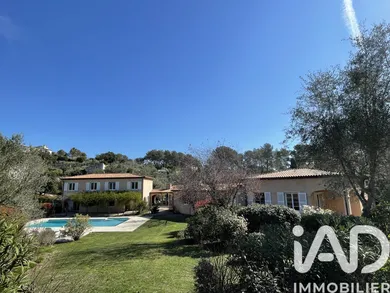 Maison traditionnelle à Roquefort-les-Pins (06330)