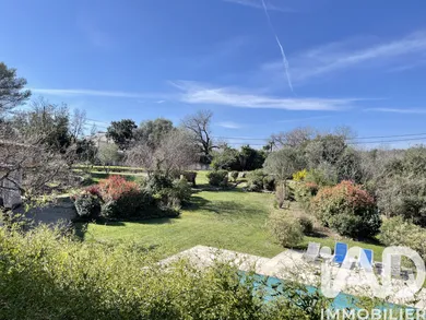 Maison traditionnelle à Roquefort-les-Pins (06330)