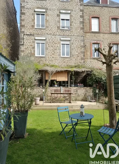 Townhouse in Ambrières-les-Vallées (53300)