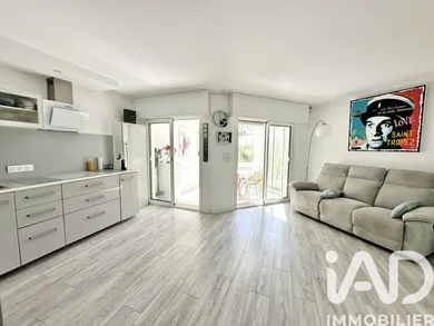 Apartment in Saint-Raphaël (83700)