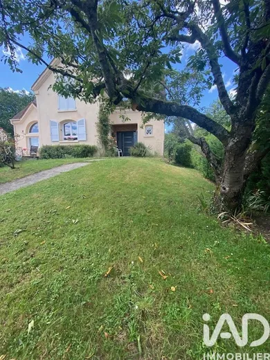 Architectural house in Villejust (91140)