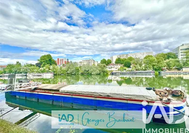 Barge in Villeneuve-la-Garenne (92390)