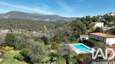 Maison traditionnelle à Roquefort-les-Pins (06330)