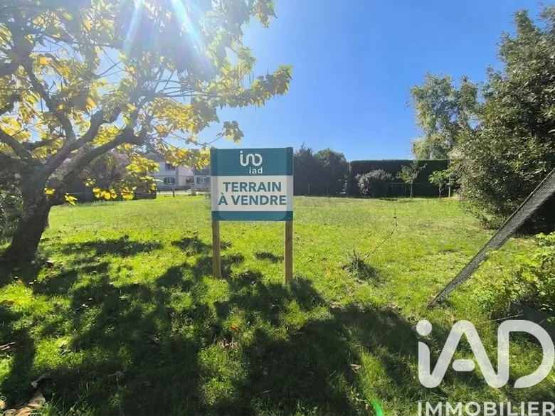 Terrain à bâtir à Arès (33740) · 272 000 €