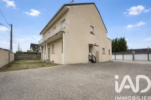 Building in Roissy-en-Brie (77680)